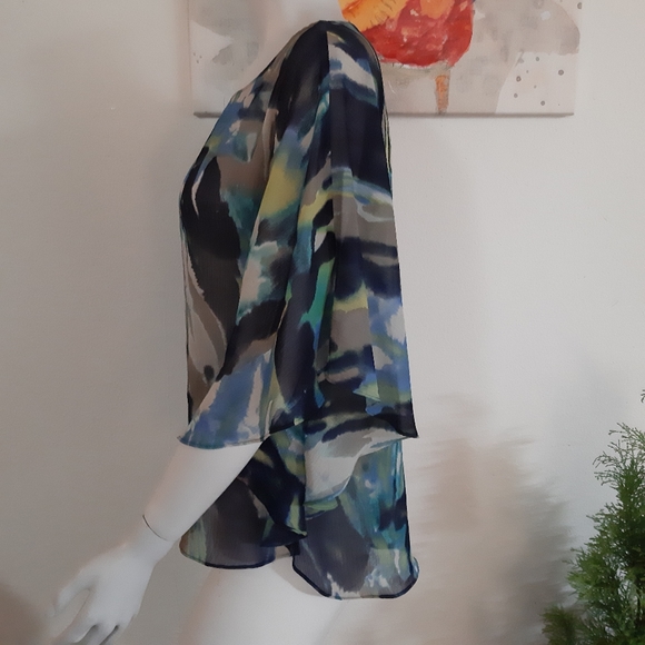 $5 W/BUNDLE I-N-C Blouse Blues & Greens Size 2 - Picture 2 of 8